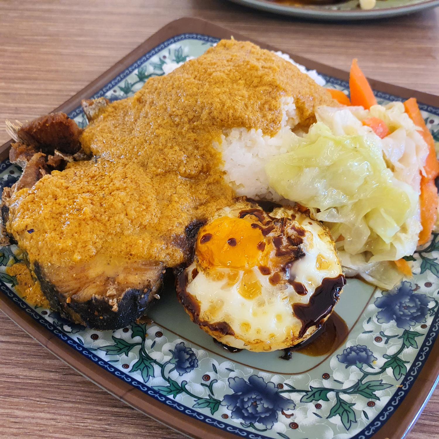 Chinese Curry Rice with Fried Fish