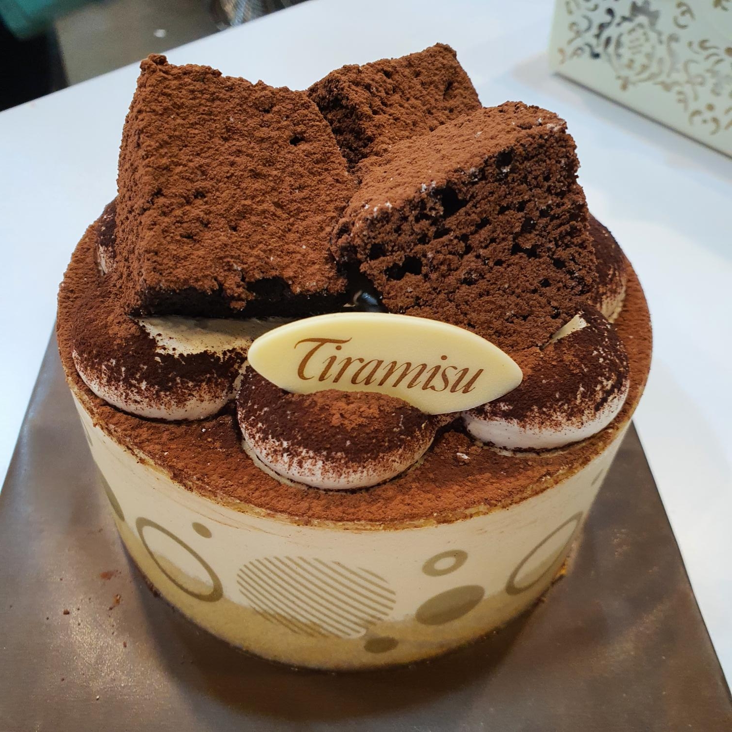 Tiramisu Cake