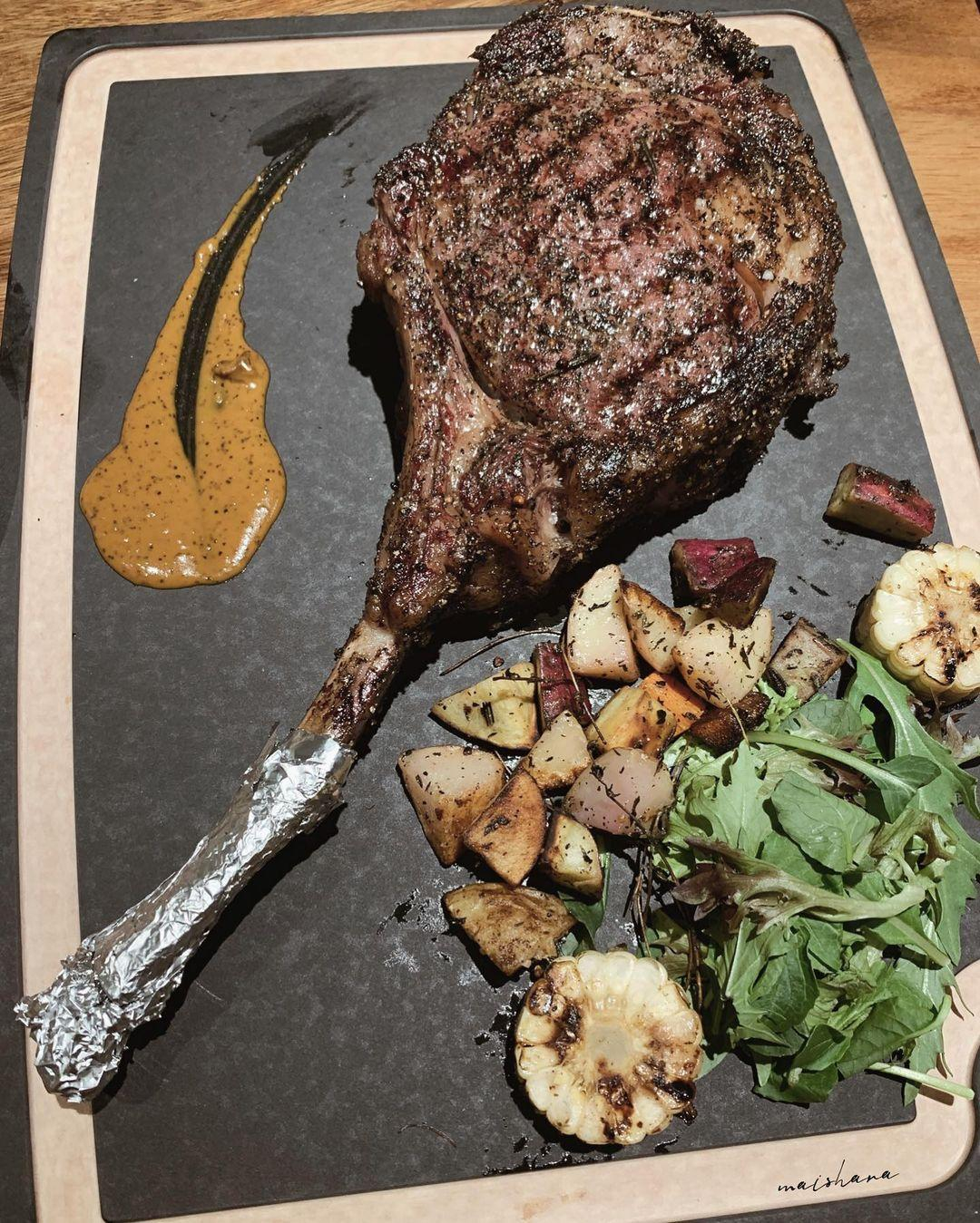 Wagyu Tomahawk