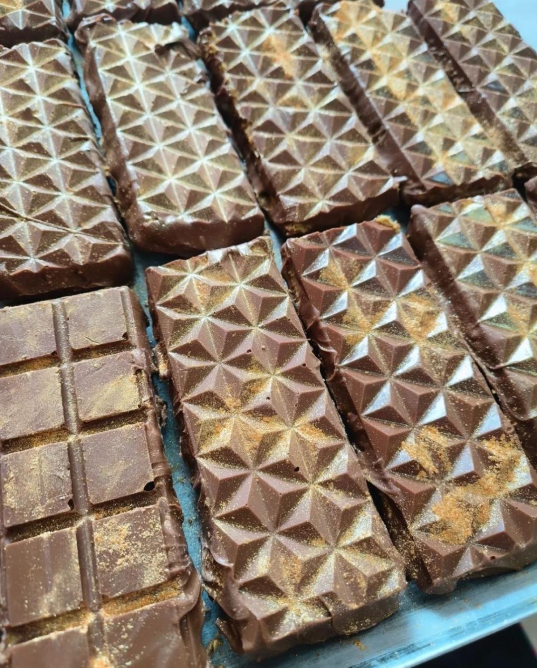 Kunafa Chocolate Bar