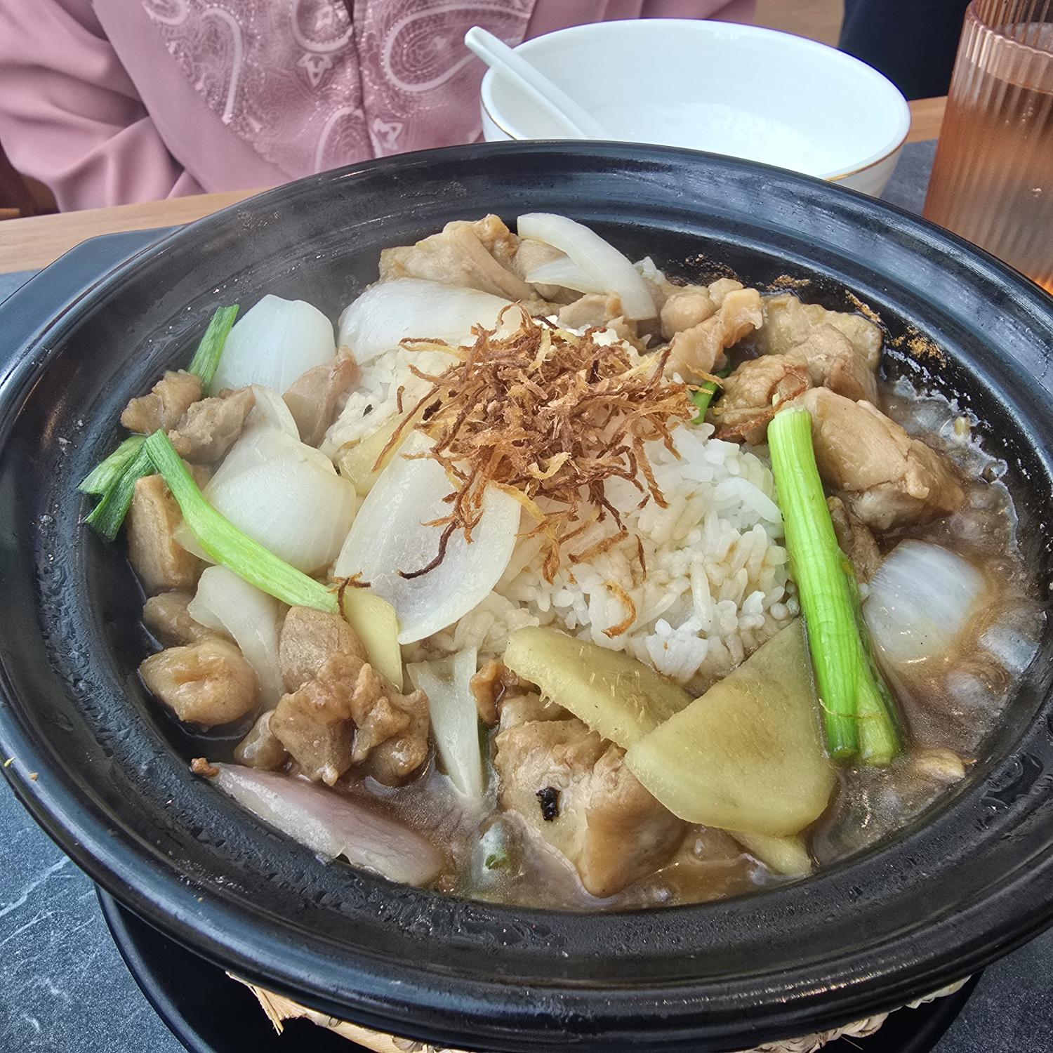 Sesame Chicken Claypot Rice