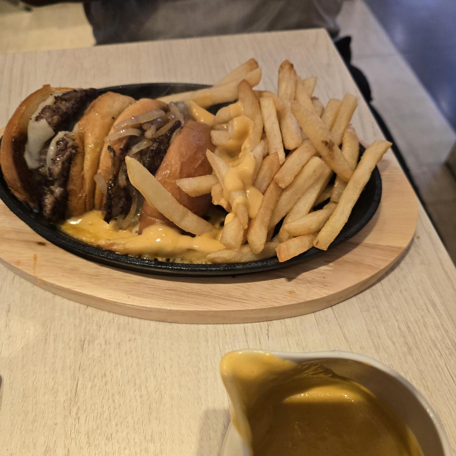 Sizzle Cheese Burger