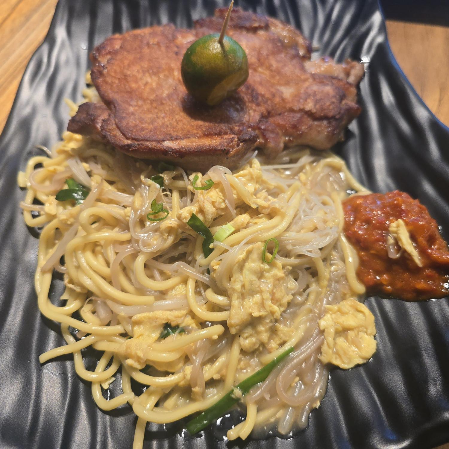 Hokkien Mee with Chicken Chop