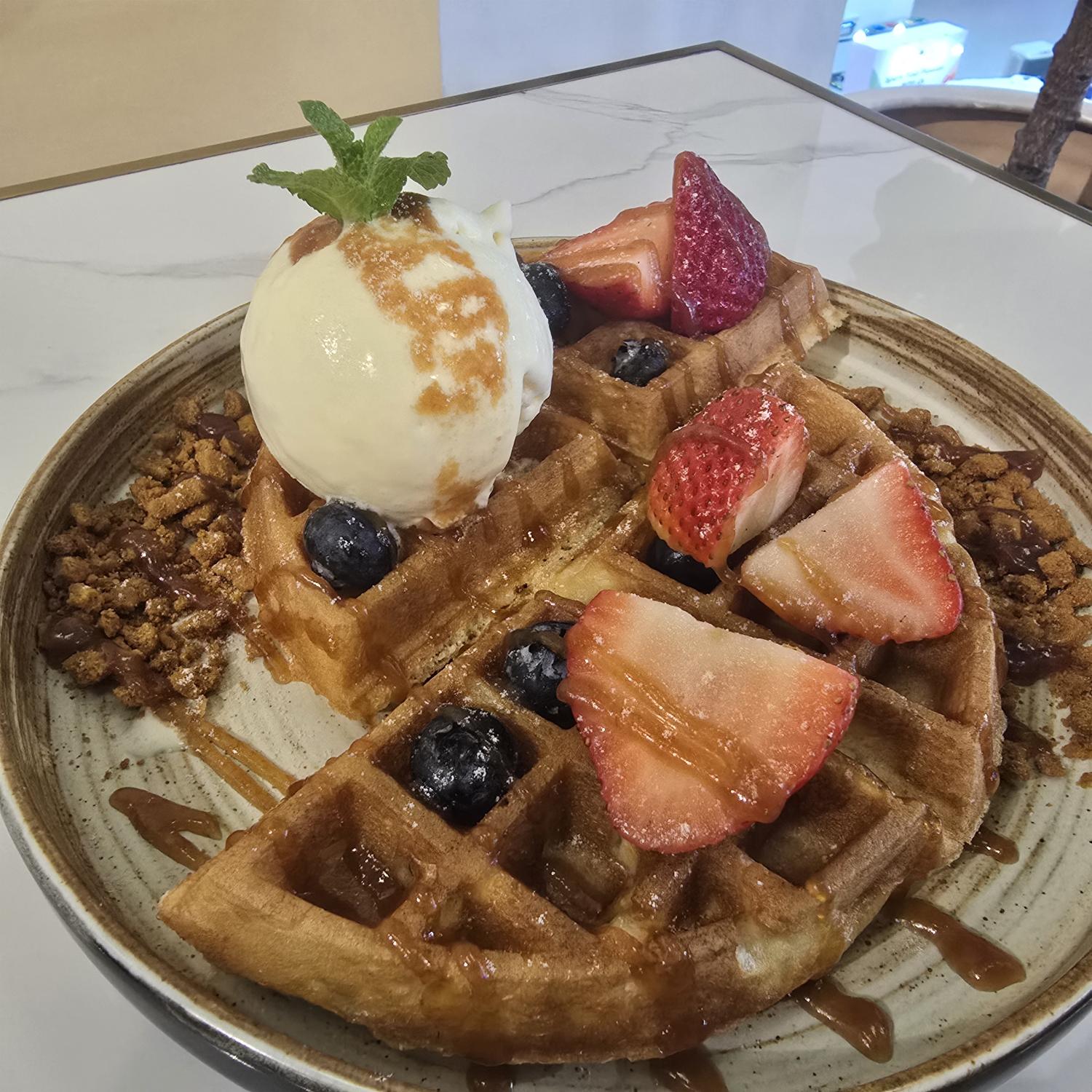 Caramel Berries Waffle