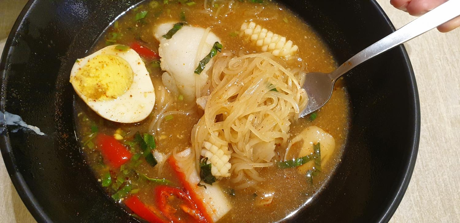 Seafood Tom Yum with Noodle