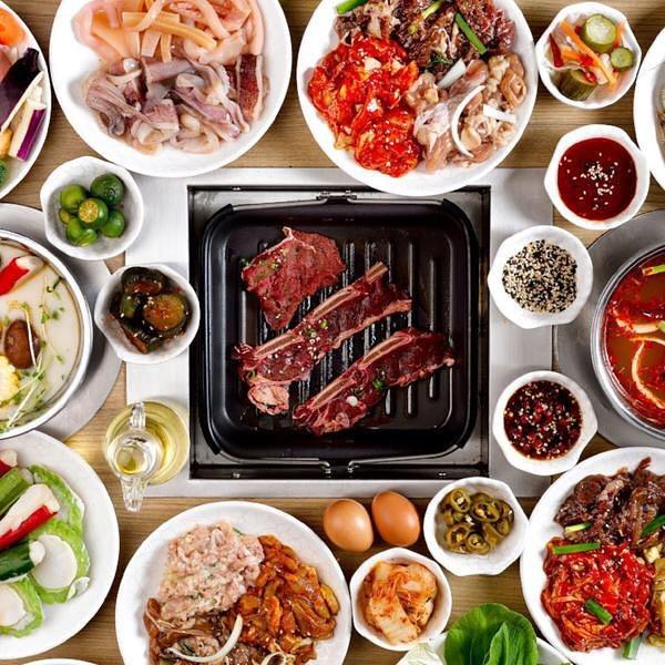 Buffet Grill and Steamboat