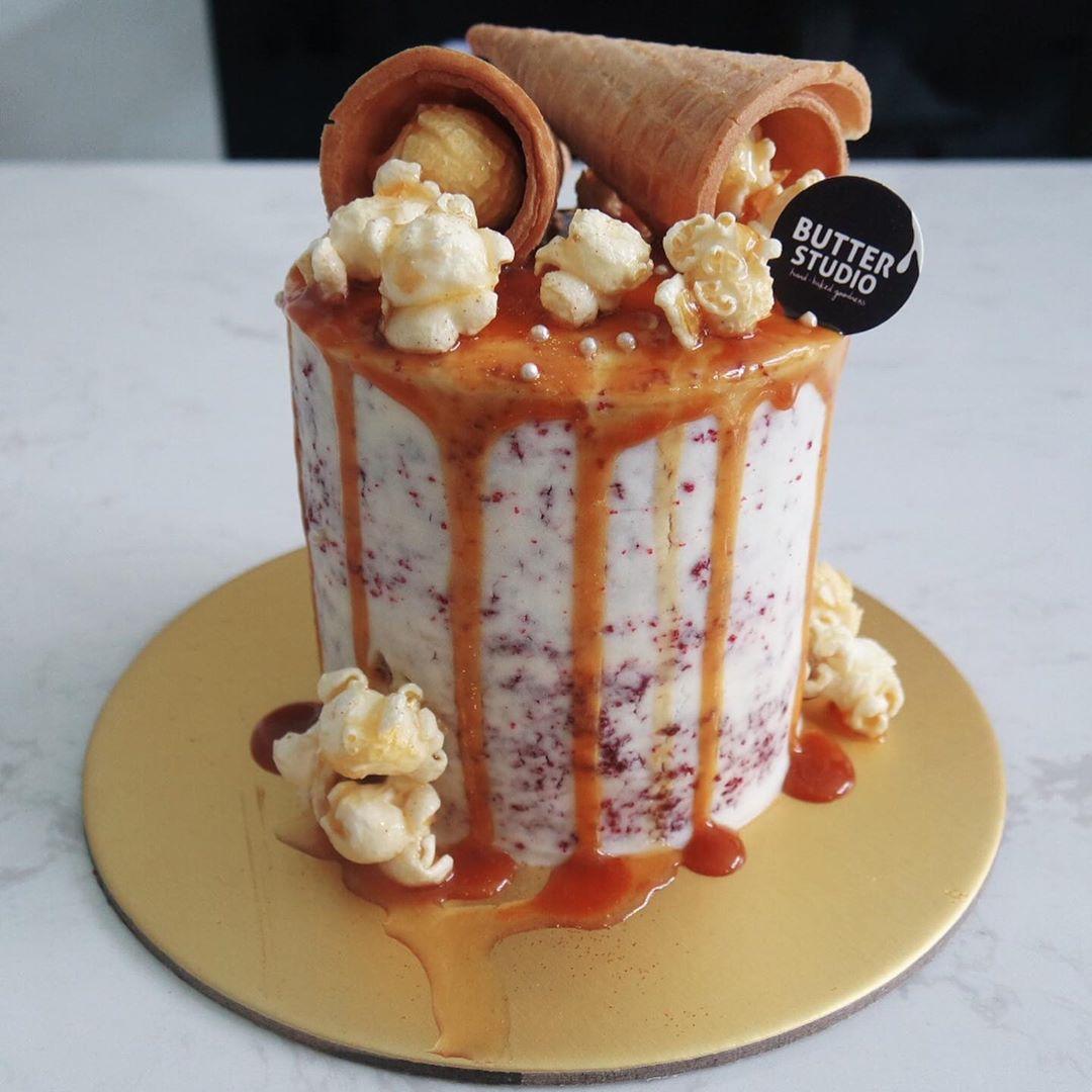 Salted Caramel Overload Cakelet
