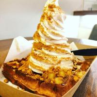 Waffles with Apple Crumble