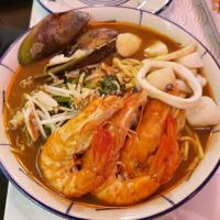 Superior Seafood Scallop Prawn Mee
