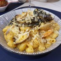 Seafood Medley Mac & Cheese