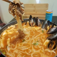 Bulgogi and Mussels Tteokbokki