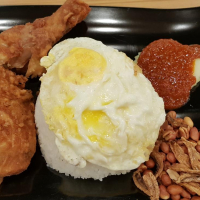 Nasi Lemak with Chicken Thigh