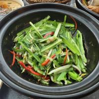 Claypot Dragon Chives
