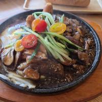 Sizzling Pan Grilled Beef Steak with Mushroom