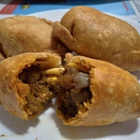 Curry Chicken Puff